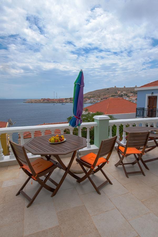 Roulas Apartments Chalki Town Екстер'єр фото