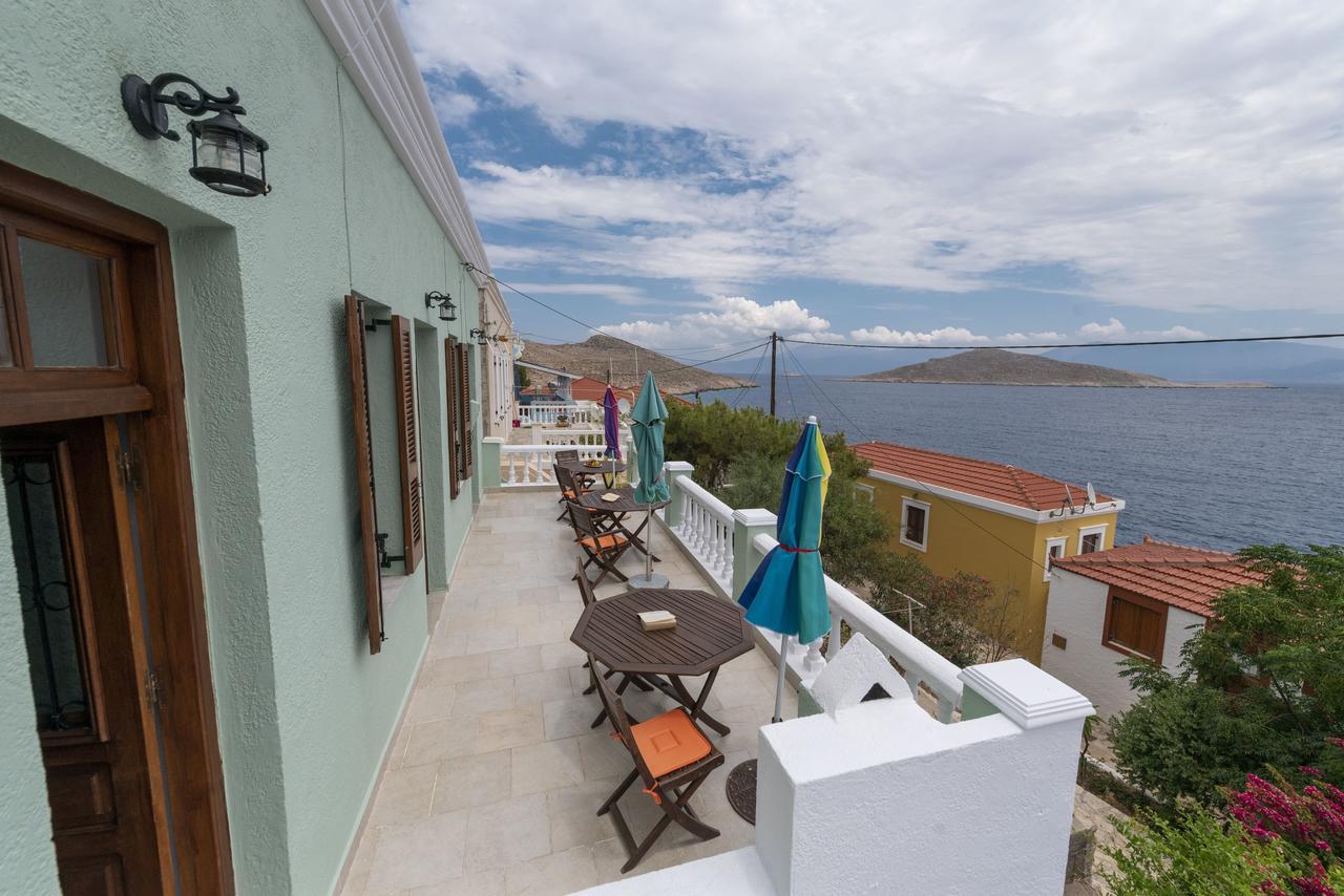 Roulas Apartments Chalki Town Екстер'єр фото