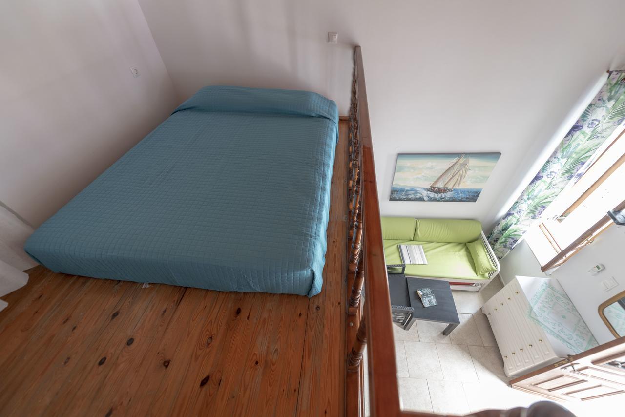 Roulas Apartments Chalki Town Екстер'єр фото