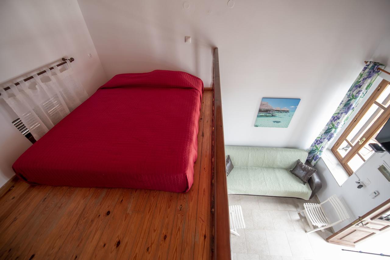 Roulas Apartments Chalki Town Екстер'єр фото